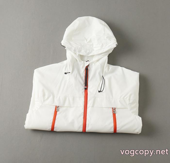 コピー ブランドオシャレ 話題人気商品 季節感をプラス人気商品ジャケットMONCLER_0_4
