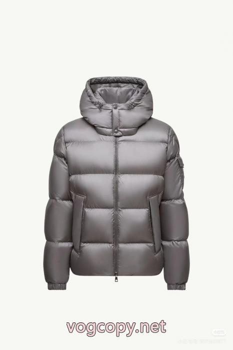 Aクラスの 新作セール ロゴが印象的ダウンジャケットスーパー コピー ブランドMONCLER_0_0