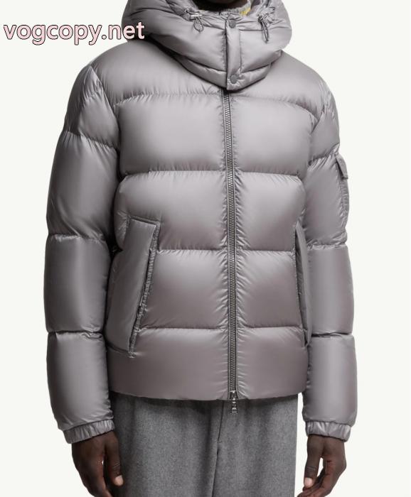 Aクラスの 新作セール ロゴが印象的ダウンジャケットスーパー コピー ブランドMONCLER_0_4