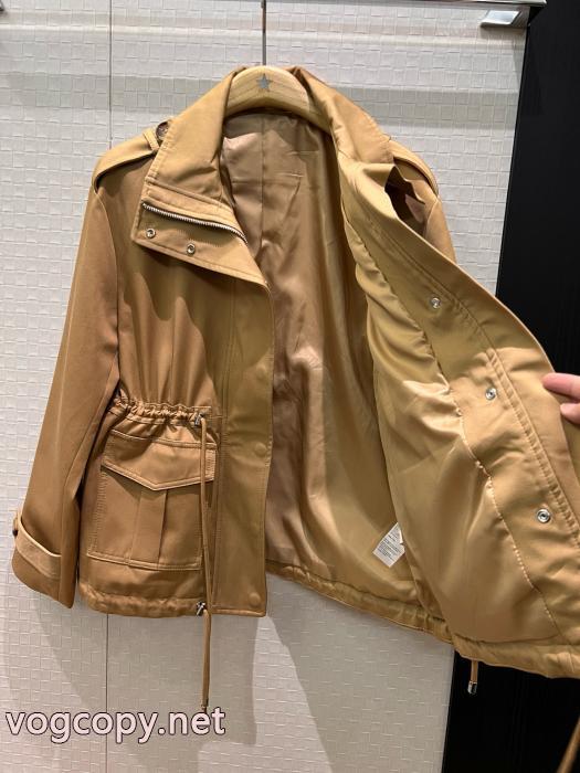 高評価の人気品  上品カジュアルな雰囲気に 多色使いが魅力のブランド 品 スーパー コピージャケットLOEWE_0_3