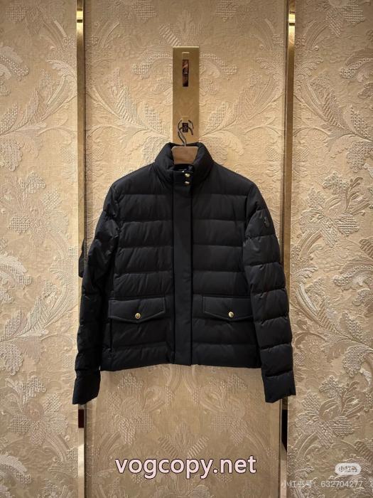 正規品取扱店 冬の必須アイテムを セレブ風 ダウンジャケット偽 ブランド 販売MONCLER_0_0