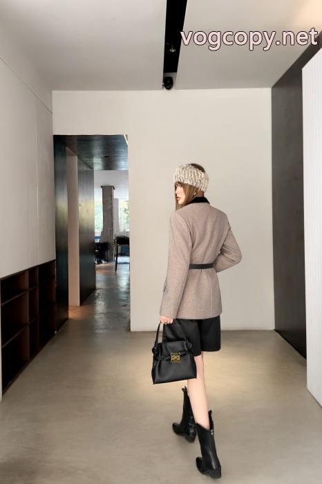 LOEWEコート2025年秋冬新作 最新大人気 期待に応えるように登場偽 ブランド サイト_0_0