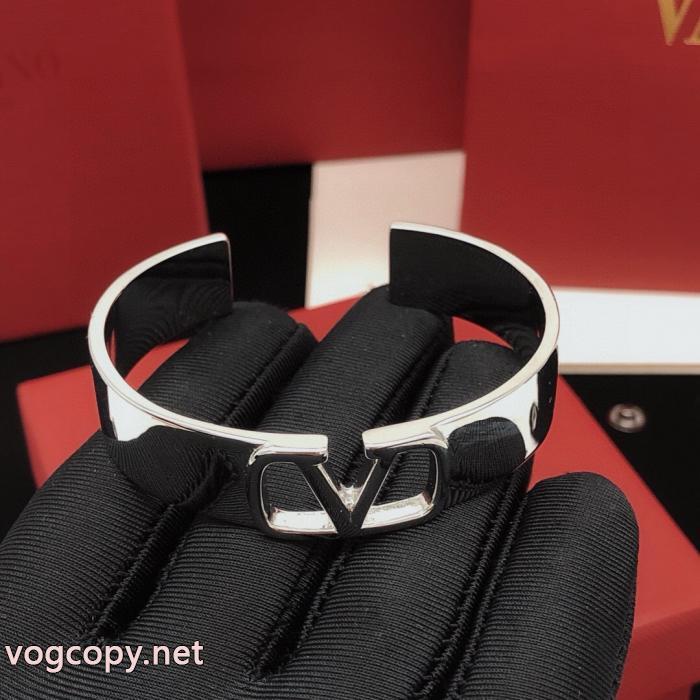 ブレスレットコピー ブランド 販売無造作 少量入荷☆限定モデル 無敵アイテムVALENTINO_0_2