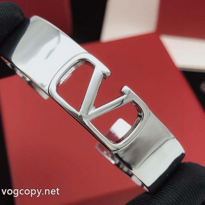 ブレスレットコピー ブランド 販売無造作 少量入荷☆限定モデル 無敵アイテムVALENTINO_0_3