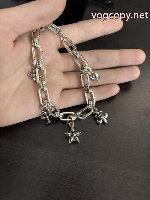 絶対欲しい新作 不動の人気商品 今年も大人気ブレスレットCHROME HEARTSスーパー コピー 販売_0_2