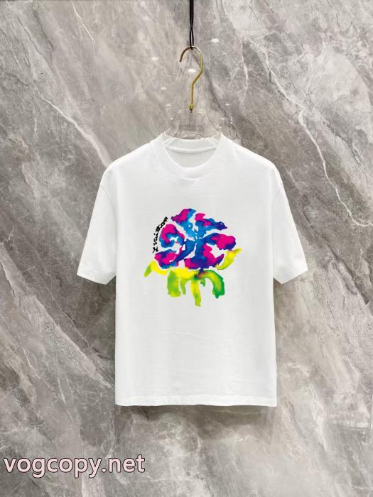 ブランド コピー 安心2025新品入荷 男女兼用 カジュアルもある絶妙な雰囲気LOUIS VUITTONTシャツ_0_2
