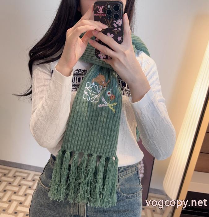 定番人気のモデル 潮流 即発送OKブランド コピー 販売マフラーLOEWE_0_0