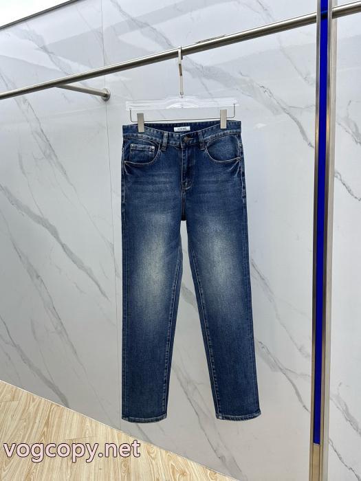 LOEWE格好良い人気定番 個性的な素材感も魅力 格安海外人気アイテムブランド コピー 専門店ジーンズ_0_3