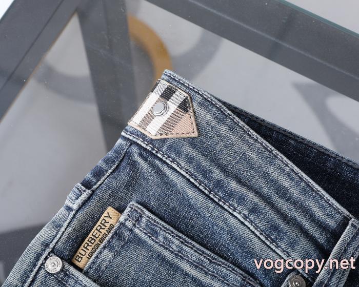2025秋冬流行色紹介 待望の再販売 シンプルなデザインBURBERRYジーンズブランド 通販_0_0