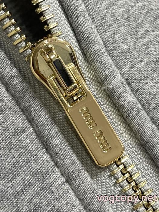 期間限定VIPセール 爽快感が絶妙にマッチ 2025年秋冬新作コートMIUMIUブランド 通販 激安_0_3