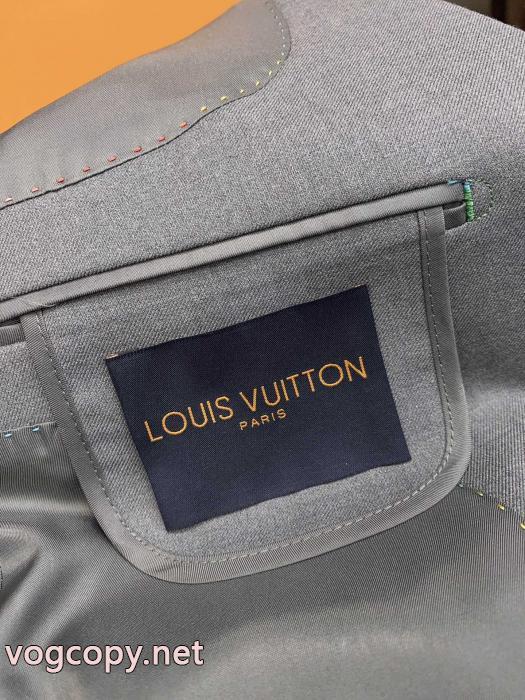 個性的なデザイン  最新先取りおしゃれなロゴ入り 実用性は勿論LOUIS VUITTON偽物 ブランド 激安スーツ.._0_3