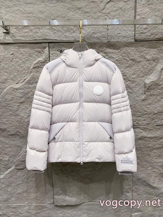ダウンジャケットブランド 品 コピー視線を集めて 今季重宝する 上品カジュアルな雰囲気にCanada Goose_0_2