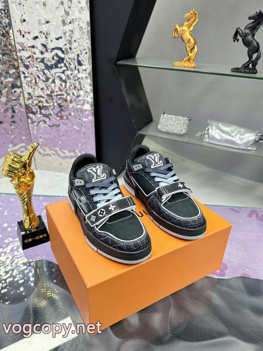 通販 ブランドLOUIS VUITTONスニーカー秋冬に役立つカジュアル 気になる2026年秋のファッション 新作限定華やかキュート.._0_0