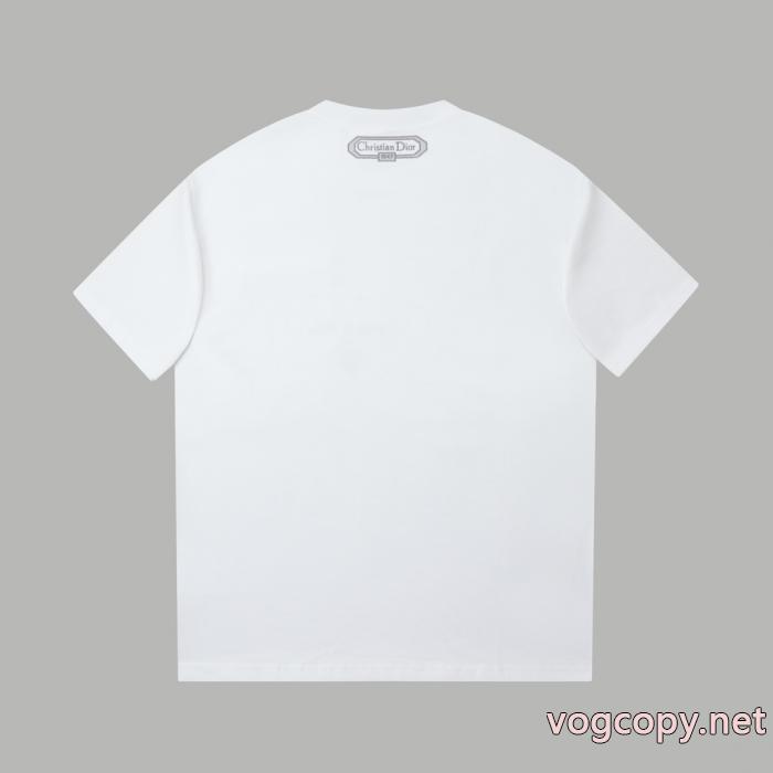 偽物 通販 Dior2026-2026 冬の新作も！ 今すぐ取り入れたい 大人気希少Tシャツ_0_3