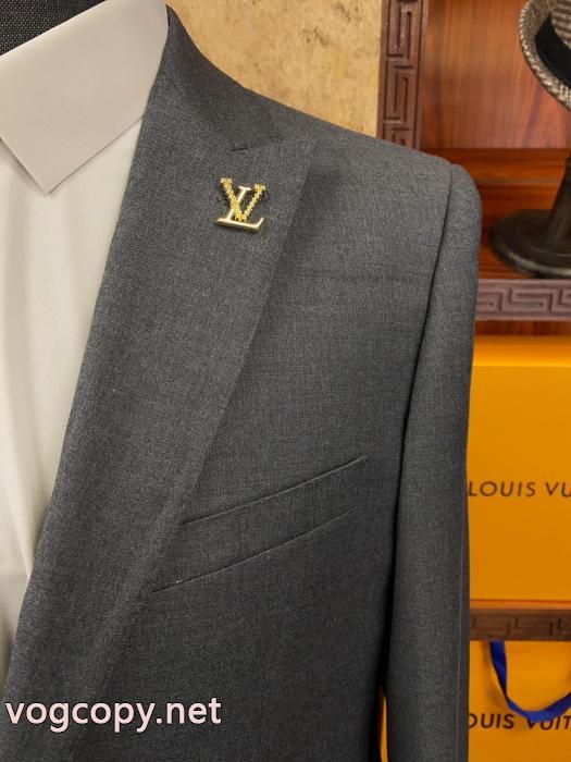 オススメな秋冬新作 格好良い 人気新作　ロゴ入り&nbsp;&nbsp;&nbsp;&nbsp;スーツコピー 商品 販売LOUIS VUITTON.._0_2