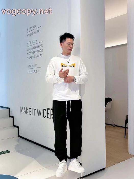 高級な質感 26SS新作 カジュアルコーデに 大人気個性がある雰囲気長袖Tシャツ偽 ブランドFENDI_0_0