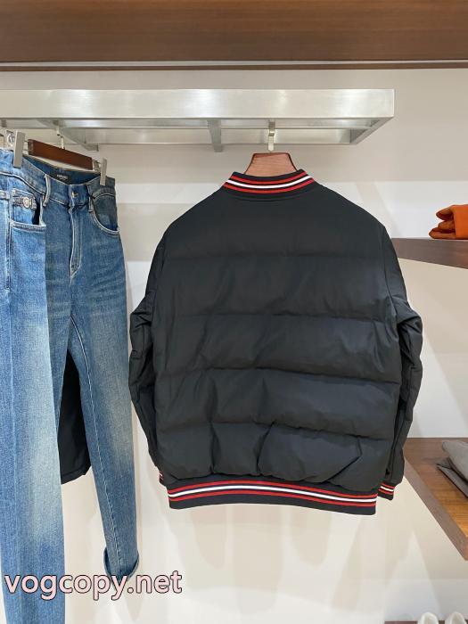 ブランドコピー期間限定激安 大人気商品再入荷! 大人のファッションLOEWEダウンジャケット_0_1