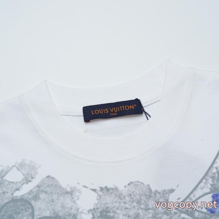 上品上質 2026年の秋冬に着たい 若者世代に人気が高い激安 通販 専門LOUIS VUITTONTシャツ_0_2