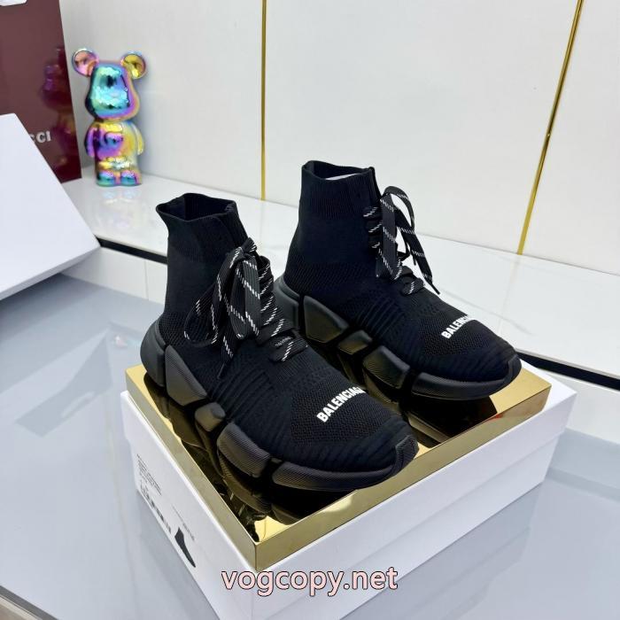ブランド コピー 品BALENCIAGAスニーカー万能アイテム 著名人も愛用した 毎年大人気商品_0_4