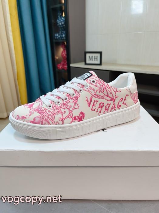 新シーズン  発売極限状態！ 2026年冬の王道ブランド！偽物 通販スニーカーVERSACE_0_1