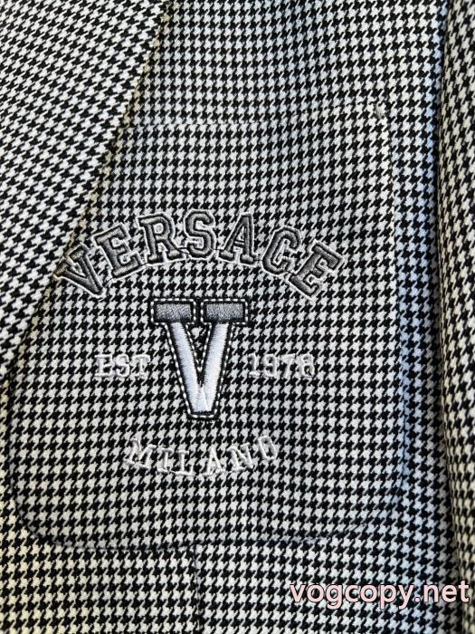今年もトレンド 数量限定セール 大好評アイテム&nbsp;&nbsp;&nbsp;&nbsp;スーツ偽物 ブランド 激安VERSACE.._0_2
