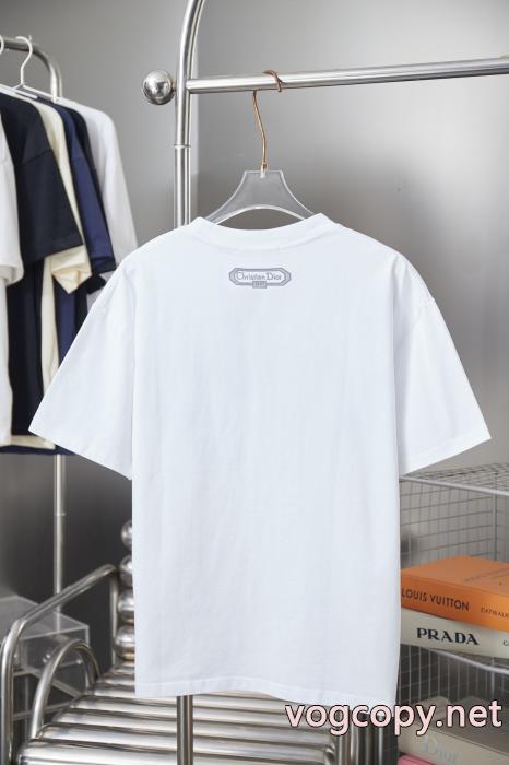 スーパー コピー 品シンプル派 有名人の愛用品 今シーズンは特に人気DiorTシャツ_0_0
