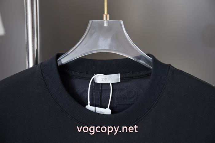 スーパー コピー 品シンプル派 有名人の愛用品 今シーズンは特に人気DiorTシャツ_0_2