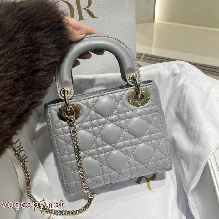 シーンで活躍する 新作入荷定番 飽きの来ないブランド 偽物Dior&nbsp;バッグ._0_1