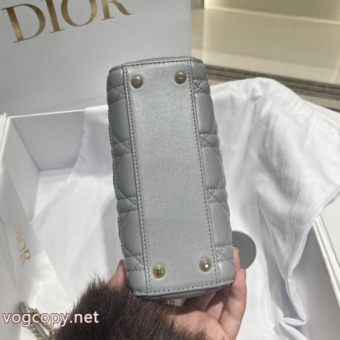 シーンで活躍する 新作入荷定番 飽きの来ないブランド 偽物Dior&nbsp;バッグ._0_3