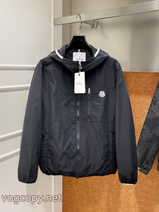 冬らしい品格が漂う 雑誌掲載 追跡ありMONCLERジャケットブランド コピー 通販_0_2