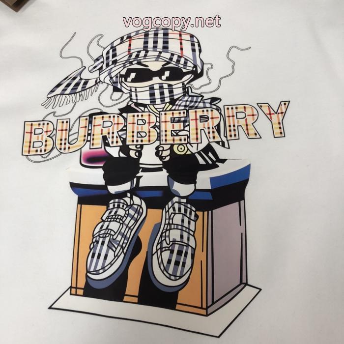 ブランド 激安BURBERRYロゴがかっこいい 超人気でめちゃかわいい 今すぐ欲しいパーカー._0_3