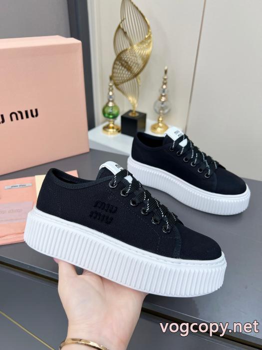 品質保証定番人気 ロゴがかっこいい 最高級スニーカーブランド 品 スーパー コピーミュウミュウ._0_0