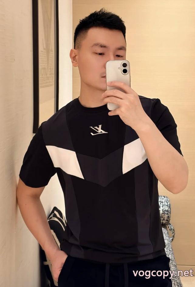 ブランド コピー 通販激安即発 実用性が高い 限定大特価TシャツLOUIS VUITTON_0_2