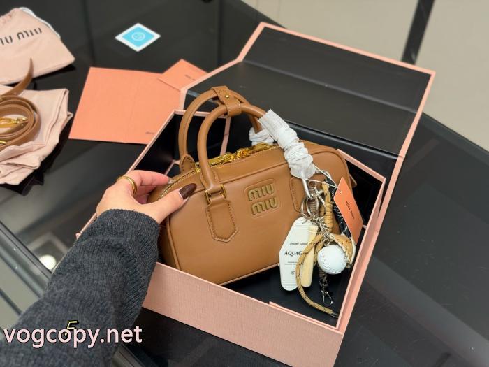 ブランド 激安 バッグ売り切れ注意 絶妙な大人っぽさと遊び心 お値段最低！MIUMIU_0_3