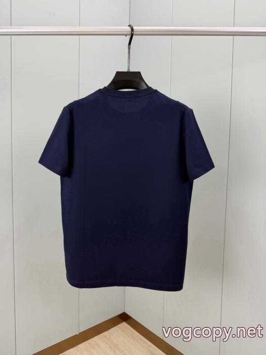 PRADAブランド コピー 販売 店Tシャツ完売品！ 高級感が好評です 海外流行_0_1