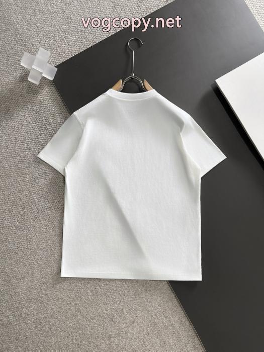 プラダTシャツ偽物 通販贈り物に2026年度 顧客セール大特価 ソフトな素材を使用_0_4