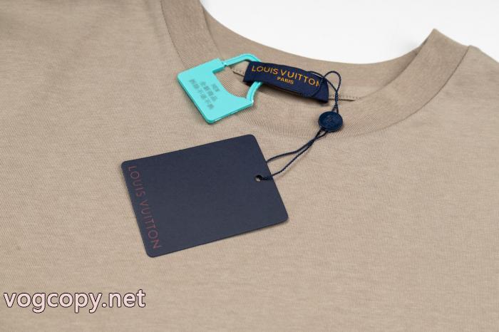 半袖TシャツLOUIS VUITTON定番人気モデル ファッショナブルなデザイン 上品さ漂うブランド スーパー コピー 通販_0_3