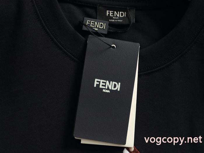 ブランド コピー ショップNEWトップス 大幅に値下げ 期間限定FENDI半袖Tシャツ_0_4