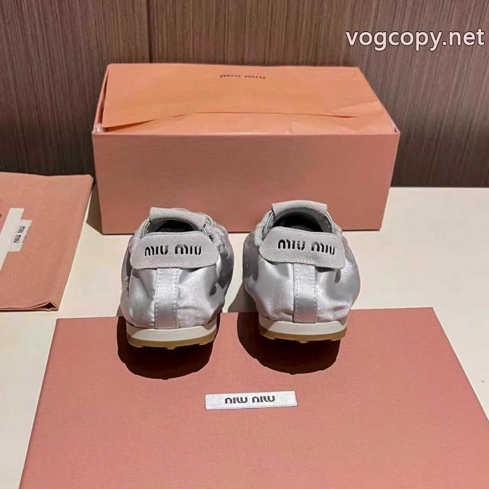&nbsp;&nbsp;&nbsp;&nbsp;スニーカーカジュアル通販 強い魅力を感じる一枚  最高のエレガントスーパー コピー メンズMIUMIU._0_2