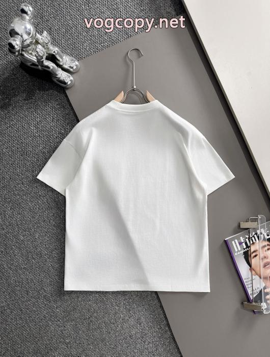 人気商品登場 人気ブランド 使い勝手のいいLOEWE半袖Tシャツコピー 通販_0_4