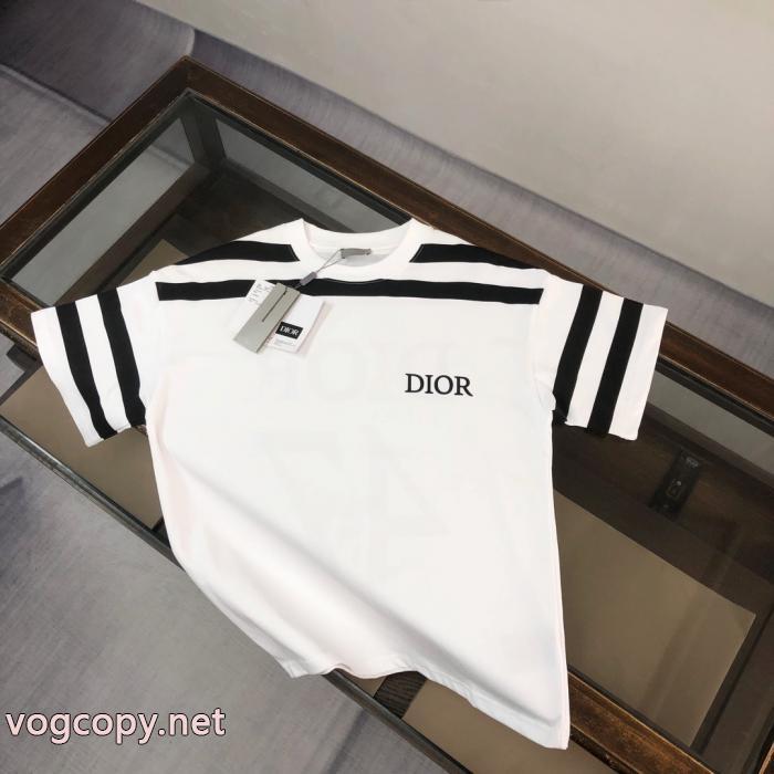 半袖Tシャツ限定品2026 高品質素材で作られる お出かけスタイルDior偽物 通販_0_1