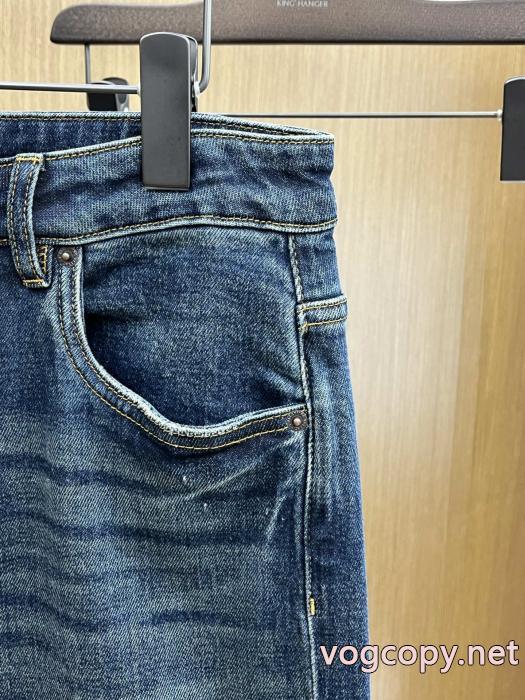 ギフト最適期間限定 送料無料人気 エレガントでセンス高きブランド コピー 着払いブランド ジーンズVALENTINO.._0_4