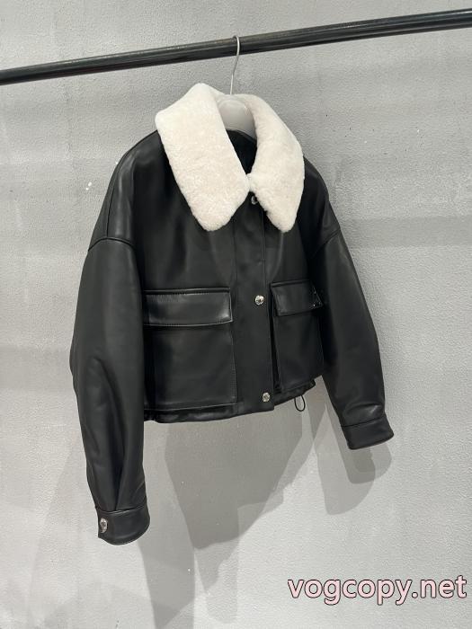 話題の新作到着 品質の高い 海外限定アイテムPRADAブランド アクセサリー 激安ダウンジャケット.._0_2