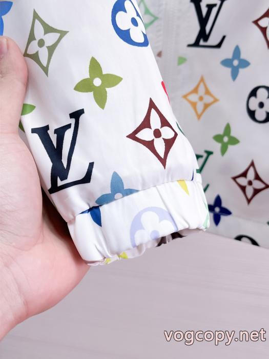 ブランド コピー 品北欧ブランド どの年代にも好感度 今年の正解大人気新作セットLOUIS VUITTON_0_2