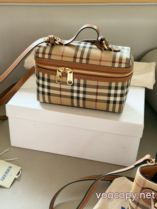 BURBERRYバッグコピー 通販最高級品質の 必要な一品 春先に注目を集める_0_2