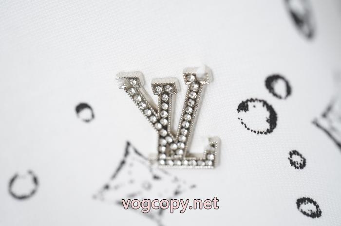 偽 ブランド 購入LOUIS VUITTON新品保証 数量限定セール 2026限定色や海外限定半袖Tシャツ_0_4