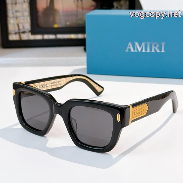 サングラスブランド 偽物夏の暑い日にも快適に 雑誌掲載 大人の華やかさを演出ARMANI.._0_2