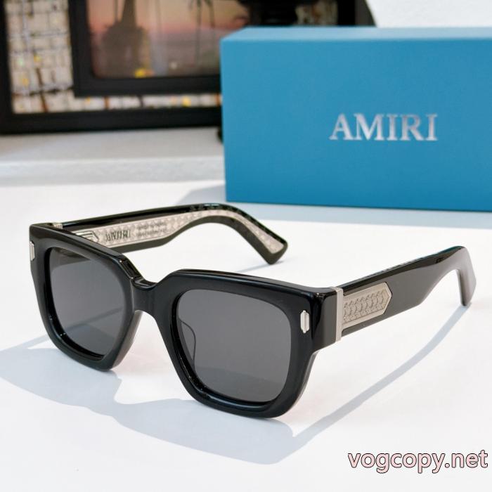 サングラスブランド 偽物夏の暑い日にも快適に 雑誌掲載 大人の華やかさを演出ARMANI.._0_3
