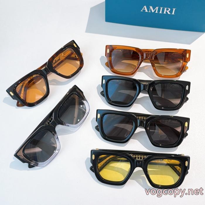 サングラスブランド 偽物夏の暑い日にも快適に 雑誌掲載 大人の華やかさを演出ARMANI.._0_5