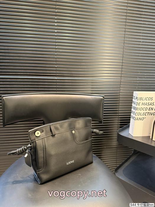 LOEWEスーパー コピー ブランド最新話題沸騰中 個性的なデザ 定番の魅力バッグ_0_0